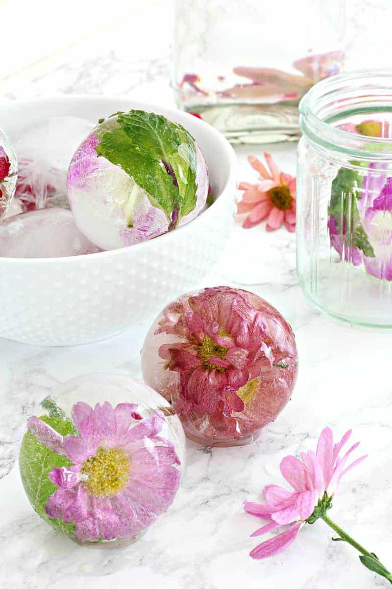 Put Edible Flowers in Ice Cubes for Perfectly InstaWorthy Drinks