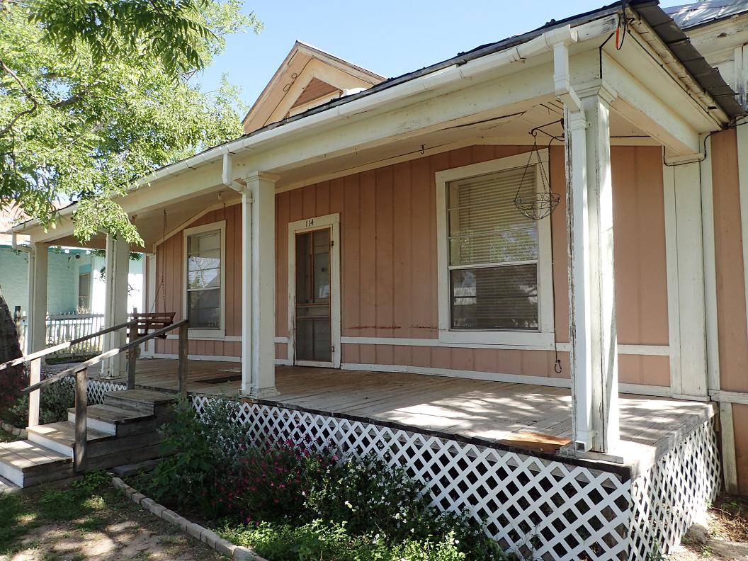 114 West Hackberry Street, Sanderson, Texas