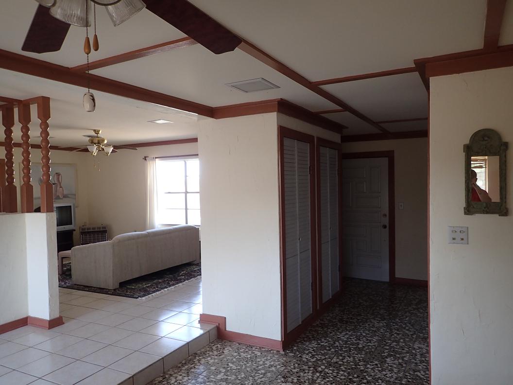 301 East Kerr Avenue, Sanderson, Texas