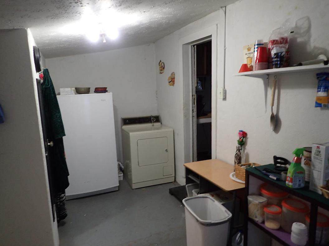 121 and 123 Avenue C, Sanderson, Texas