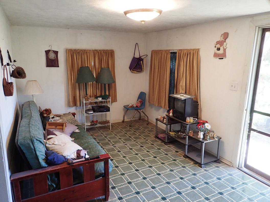 121 and 123 Avenue C, Sanderson, Texas