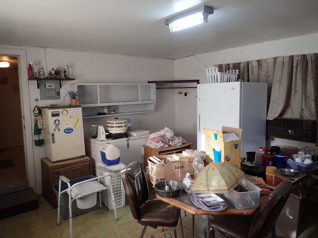 121 and 123 Avenue C, Sanderson, Texas