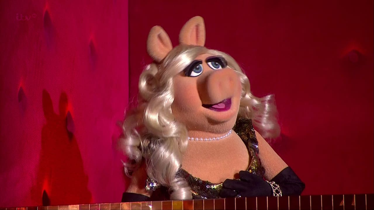 International Was für eine Frau, die Sau Miss Piggy erhält