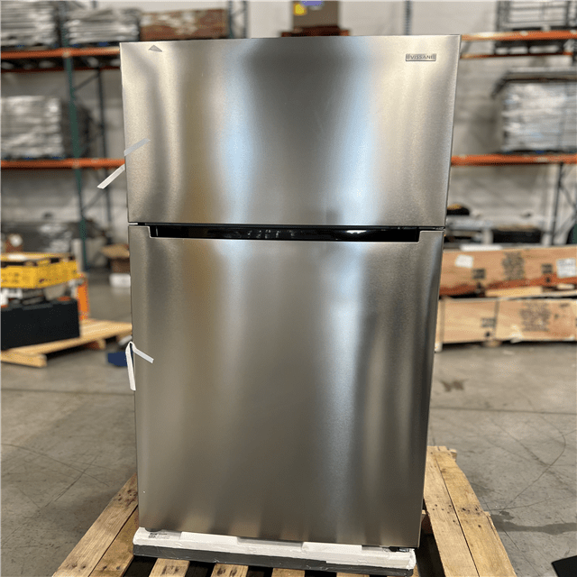 DALLAS LOCATION VISSANI 18 cu. ft. Top Freezer Refrigerator in