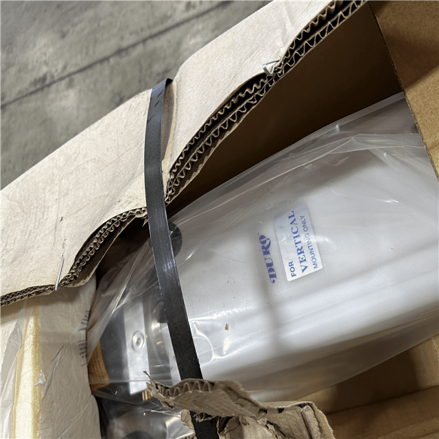 California AS-IS Storage Post Car Lift 9000 lbs, Model FP9K-DX-XLT