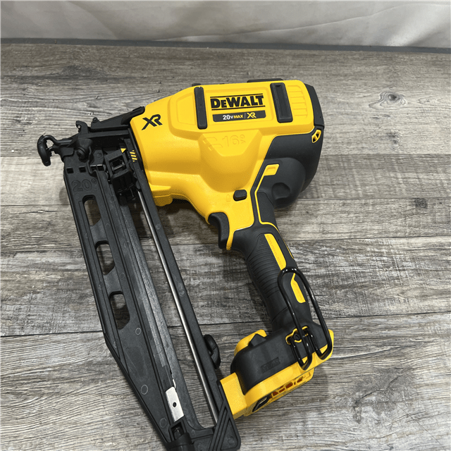 ASIS DEWALT 20V MAX XR LithiumIon Electric Cordless 16Gauge Angled