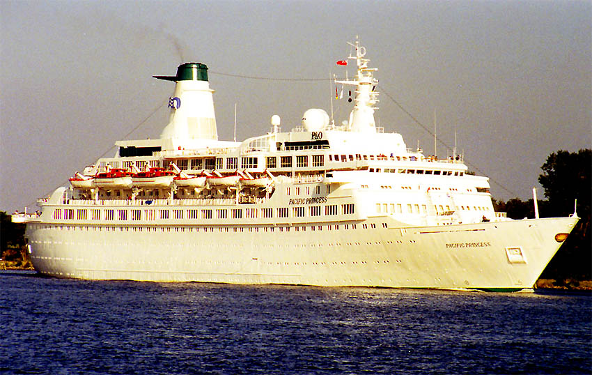 MS PACIFIC PRINCESS Ship Of The Week 5 12/19/2014 The Trek BBS