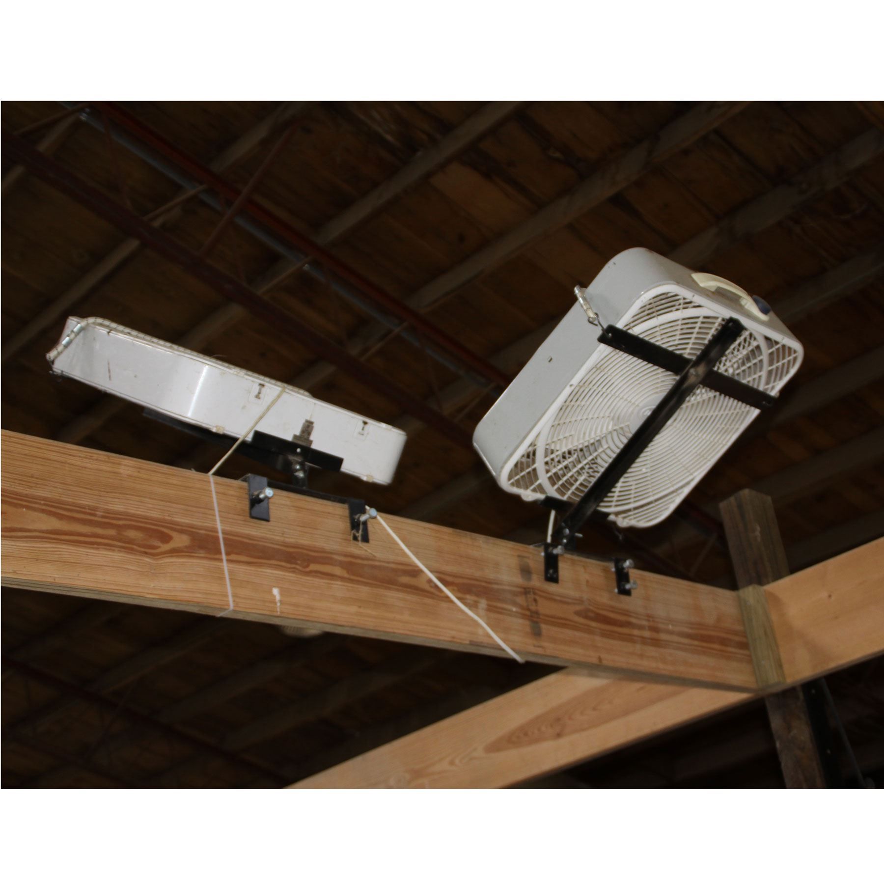 EasyUp® Overhead Stall Fan Holder Schneiders Saddlery