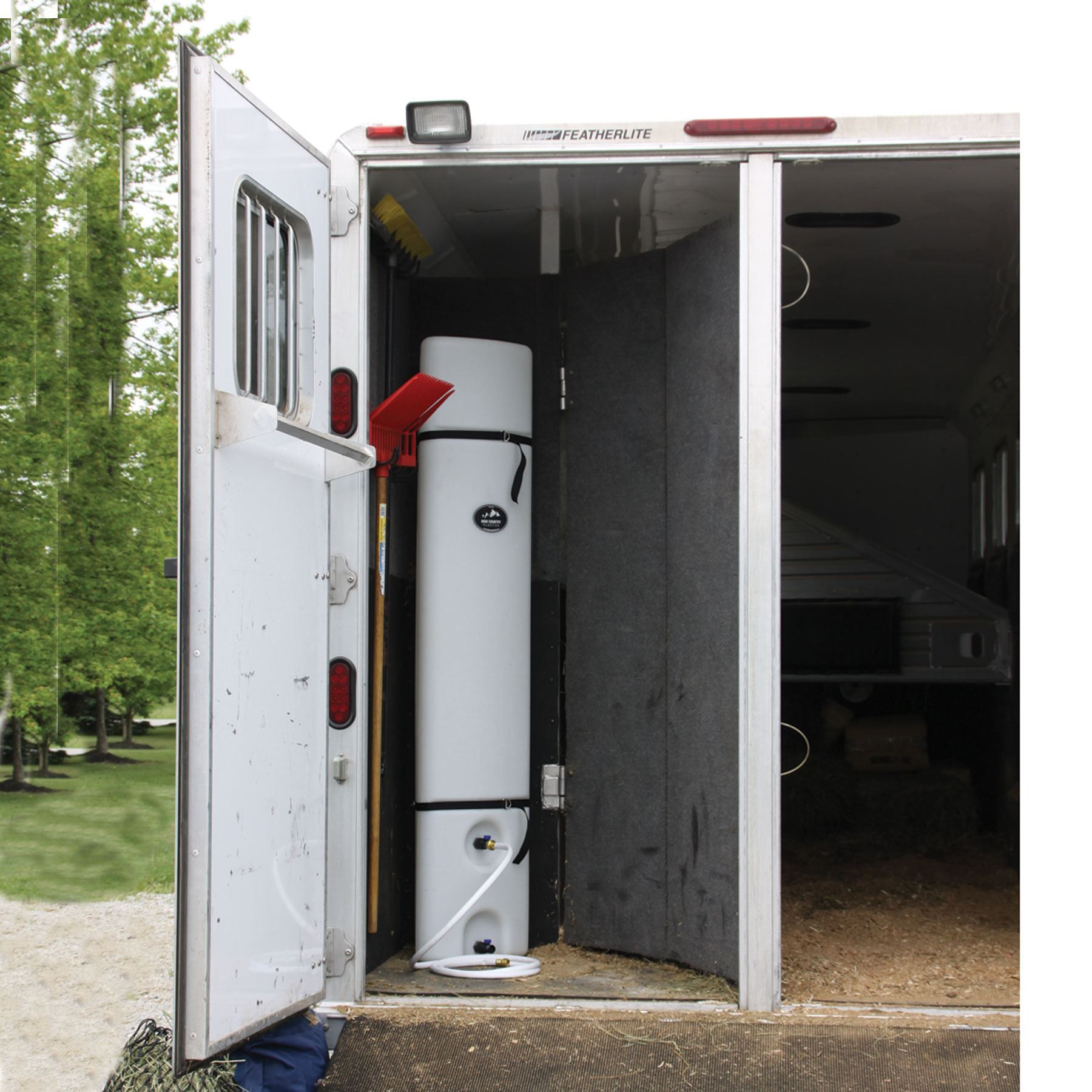 39 Gallon Slant Load Water Caddy Schneiders Saddlery