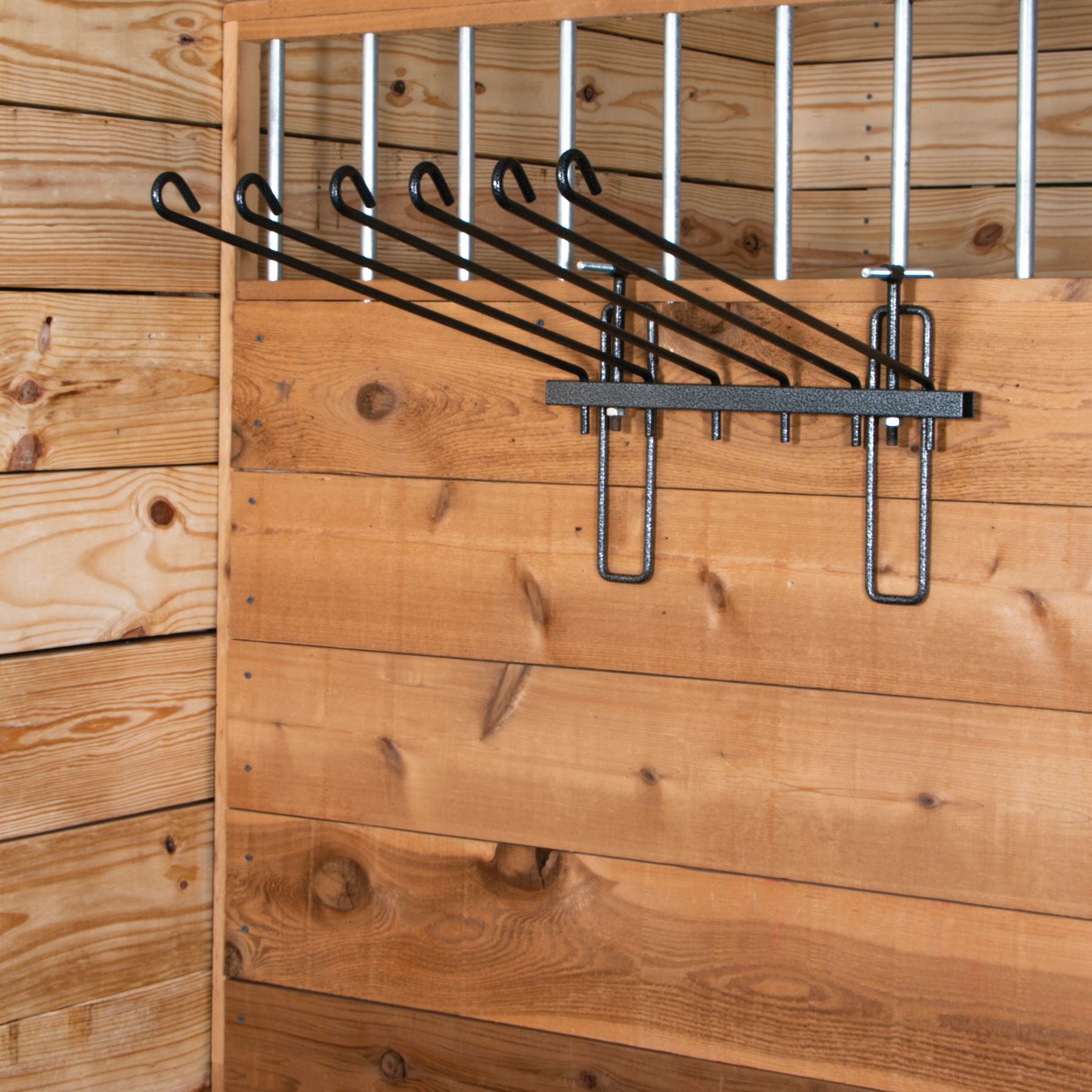 EasyUp® Pro Mini Swing Arm Blanket and Saddle Pad Rack Schneiders