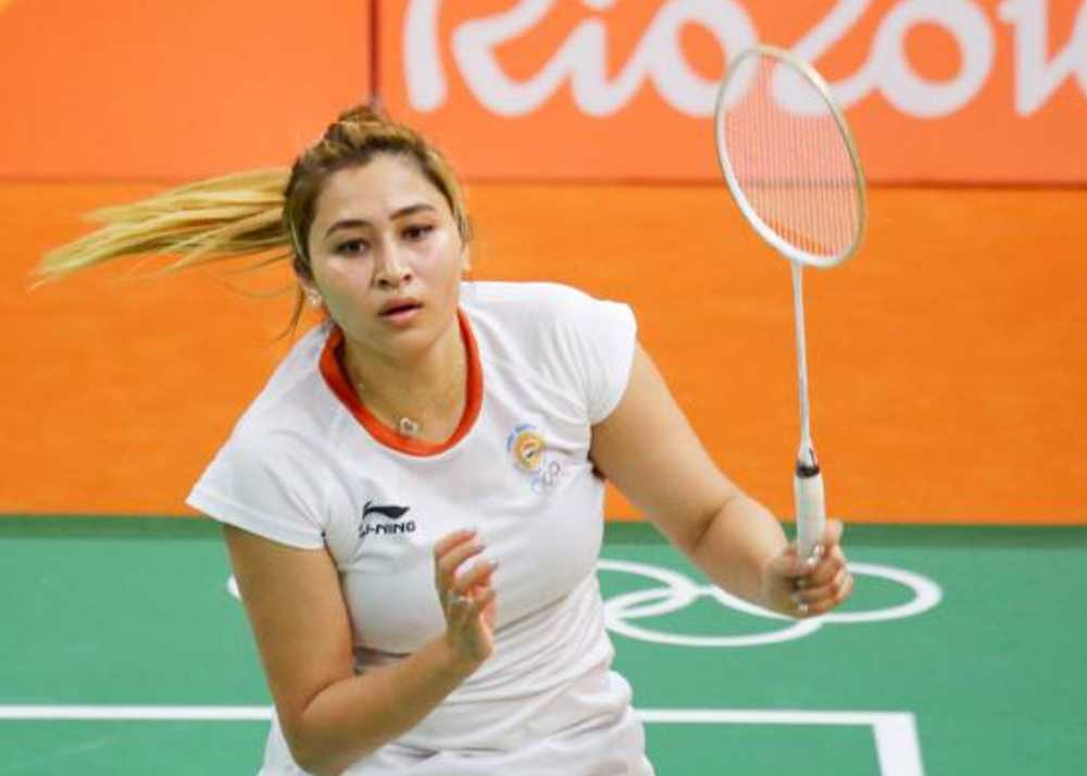 10 Famous Celebrities And Personalities Who Are LeftHanded