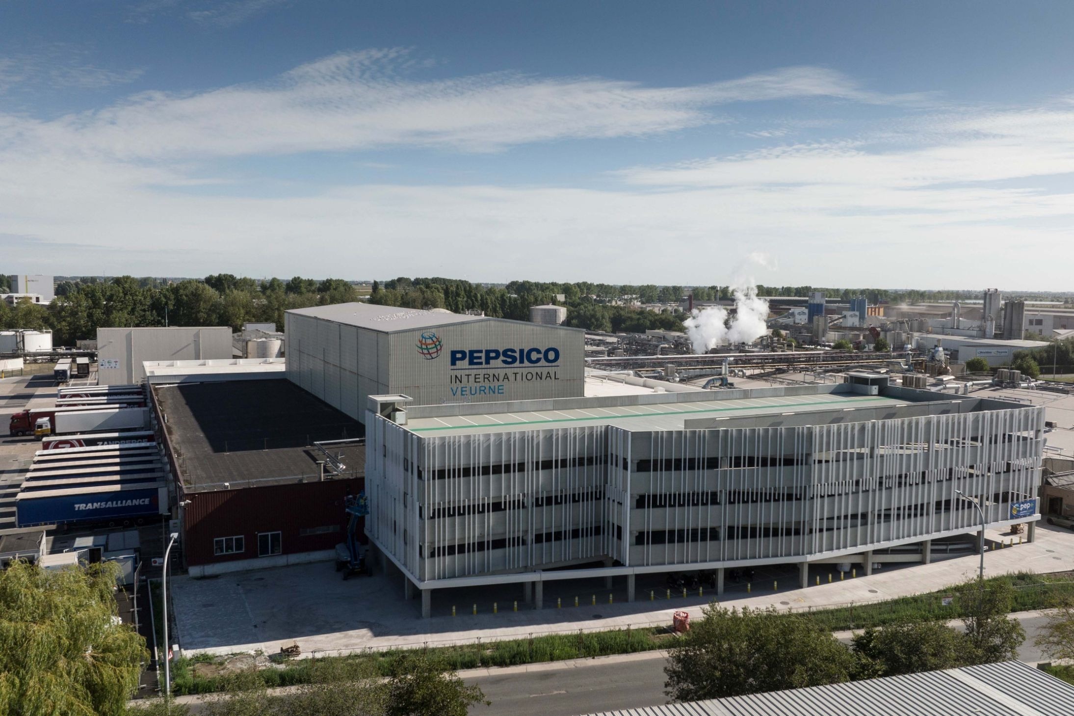 Gloednieuw parkeergebouw voor Pepsico Artikel Stadsbader