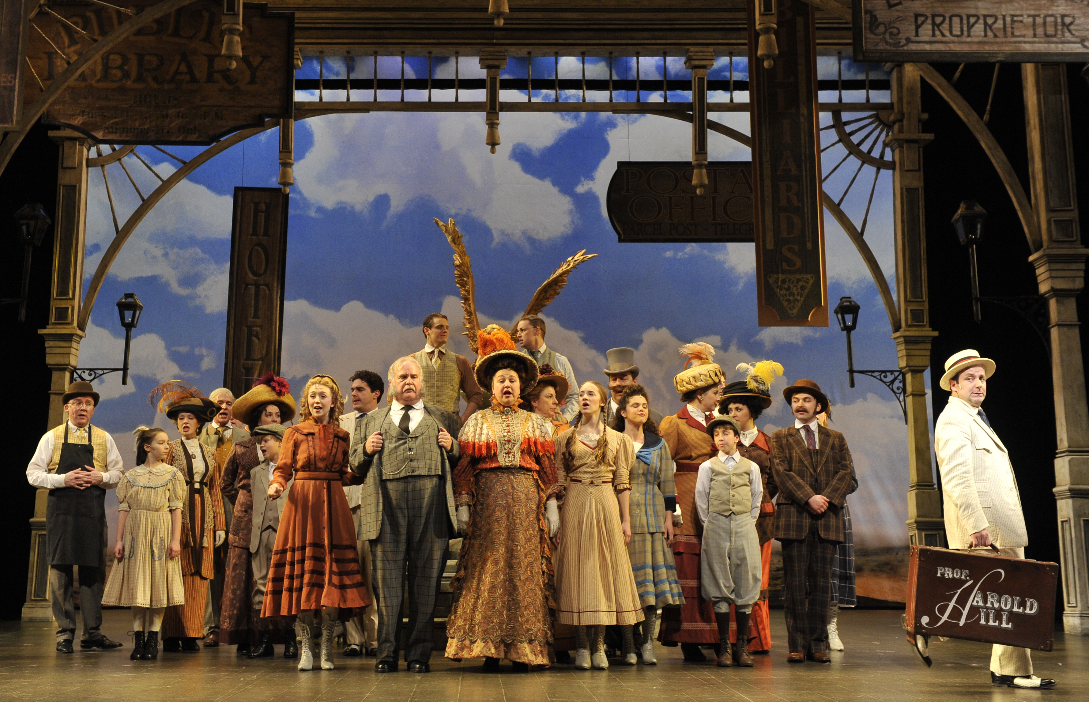 Chicago Theater Review THE MUSIC MAN (Paramount Theatre)