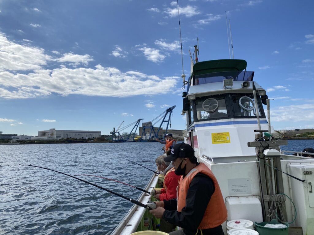 釣り大会 （イカ釣り）｜練馬区のダクト工事専門会社「株式会社スターダクト」