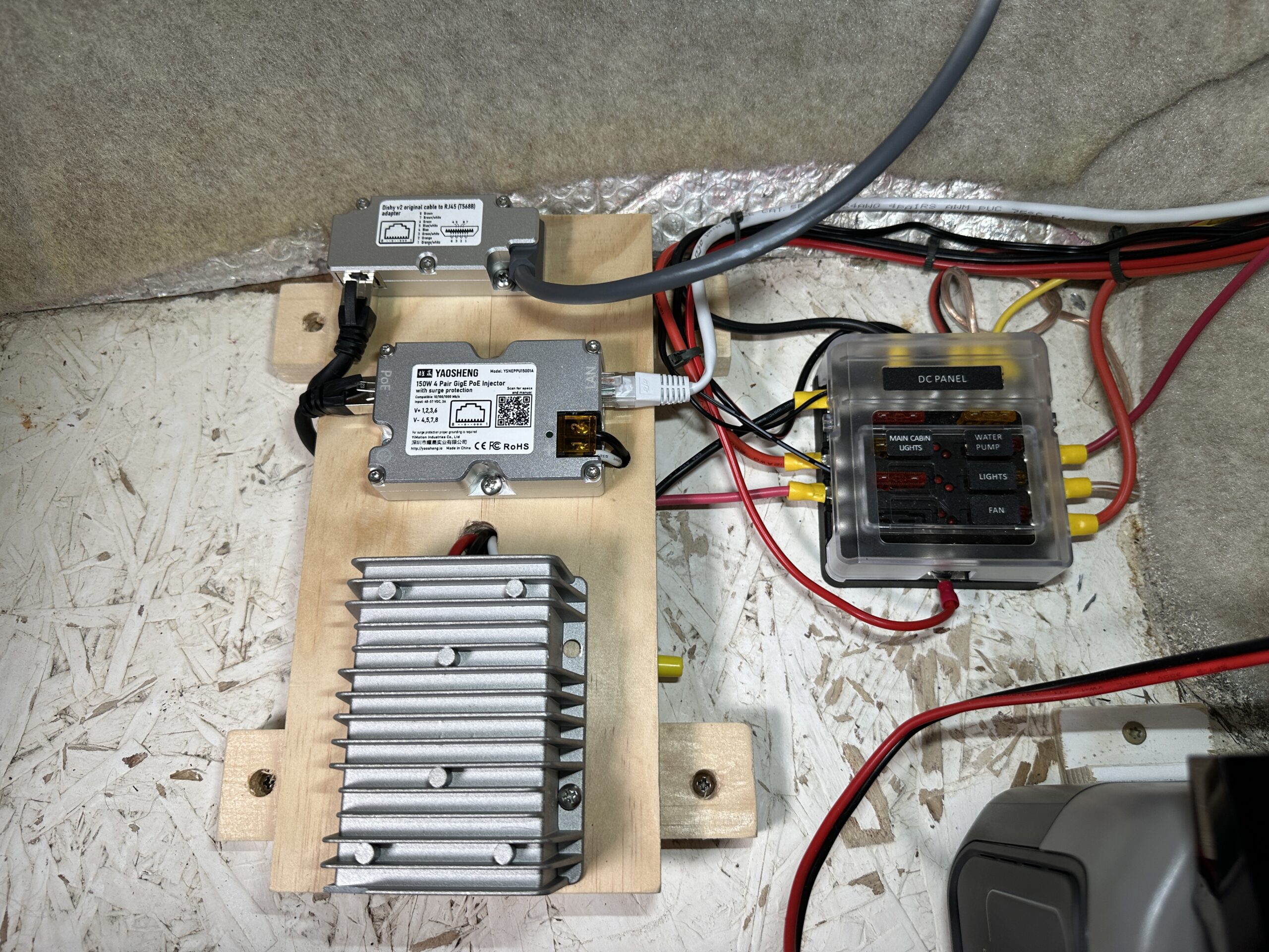 Easy Plug And Play 12V DC Power Supply For Starlink Roam Starlink