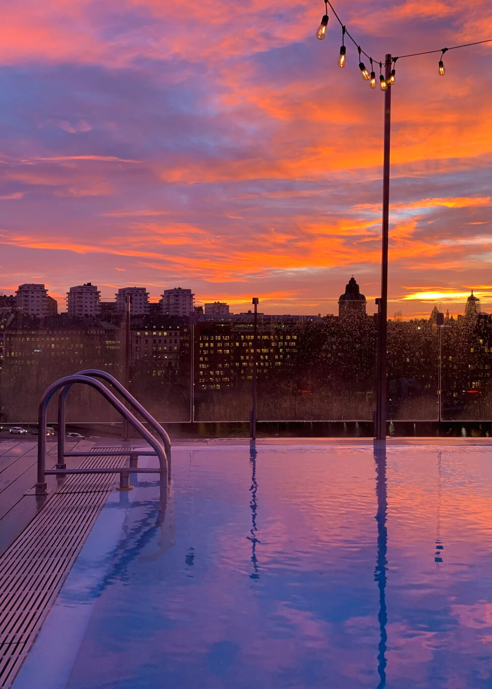 Clarion Hotel Sign Starpool