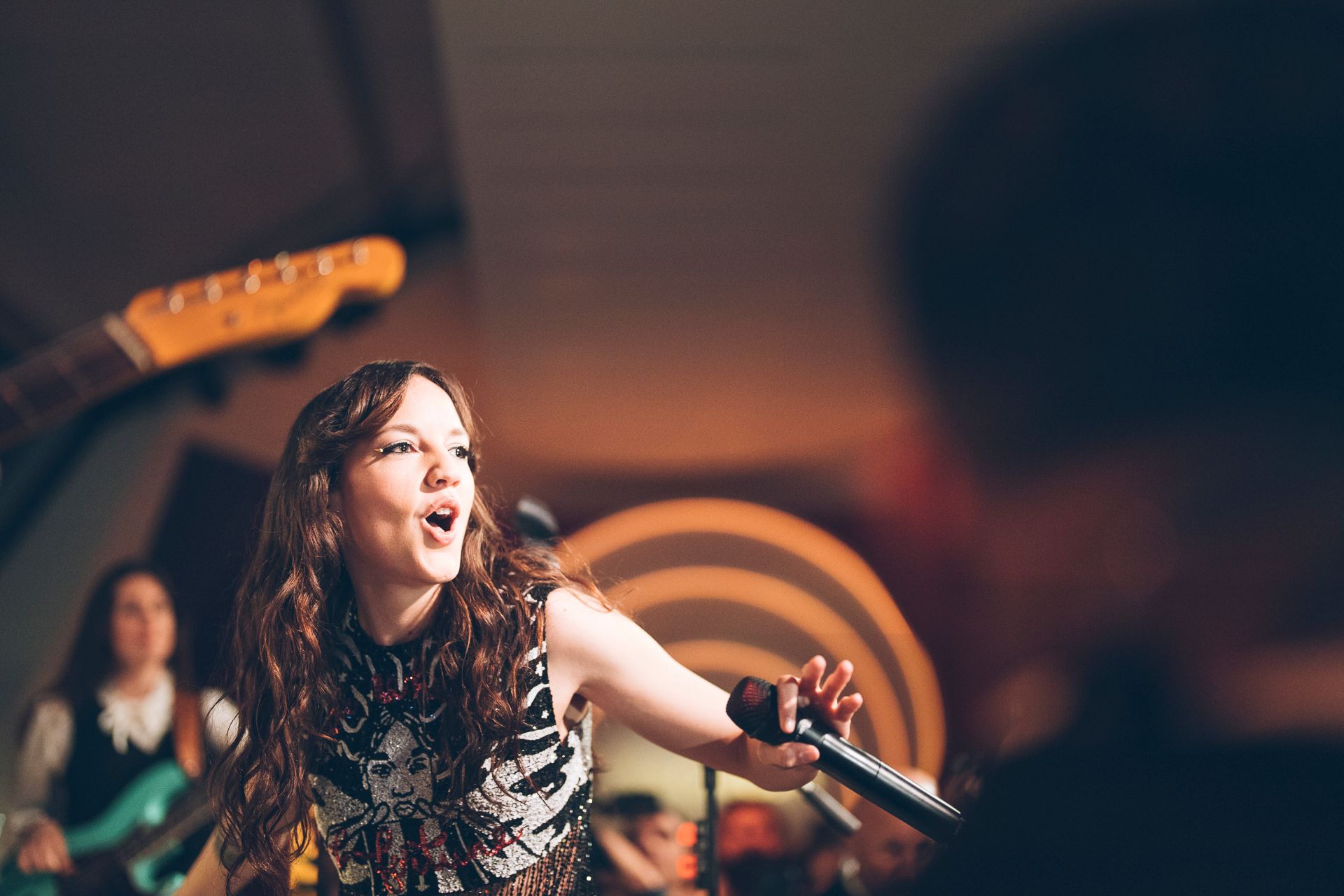 Jain, Romain Duris et Daphné Bürki aux 10 ans de la plage Magnum