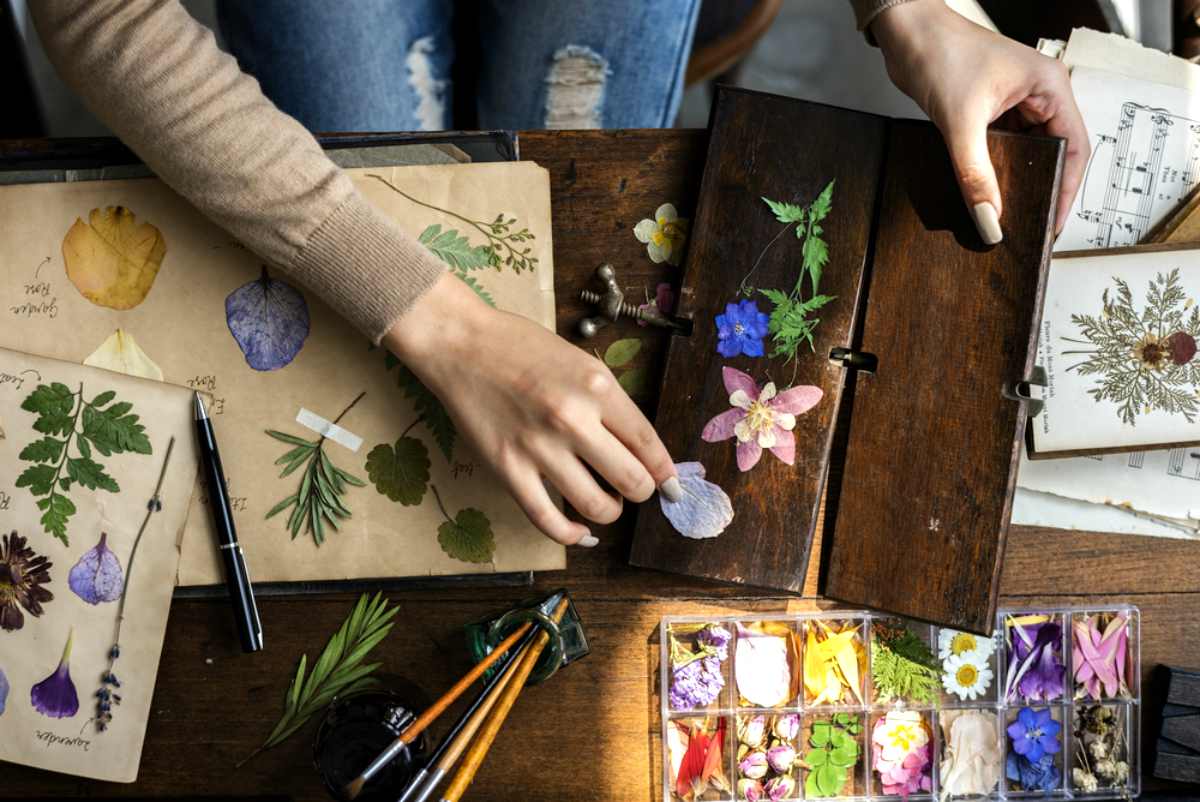 Quick Guide to 78 Small Side Business Ideas to Start Today