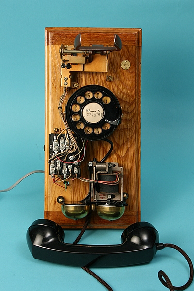 Workshop Telephone