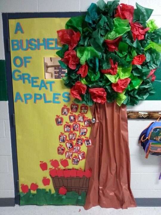 10 Adorable Apple Theme Classroom Door Ideas