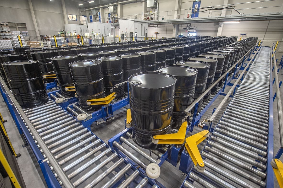 Chemicals & Plastics Worldwide Steinweg