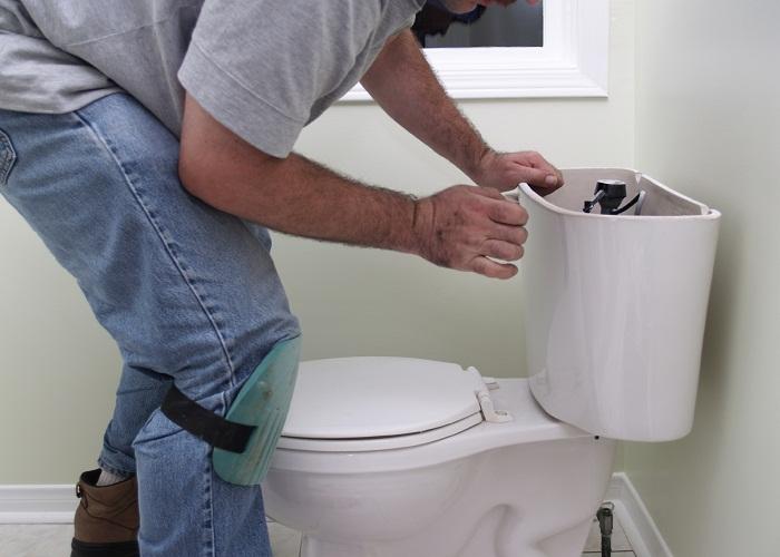 How to Replace Toilet Plumbing