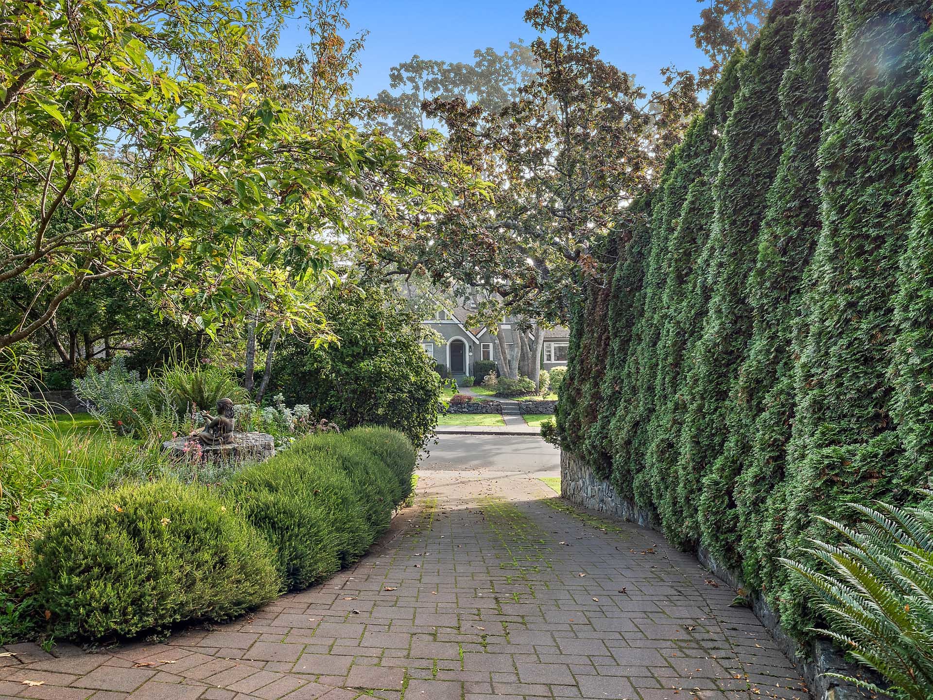 Oak Bay, Victoria Homes & Real Estate For Sale