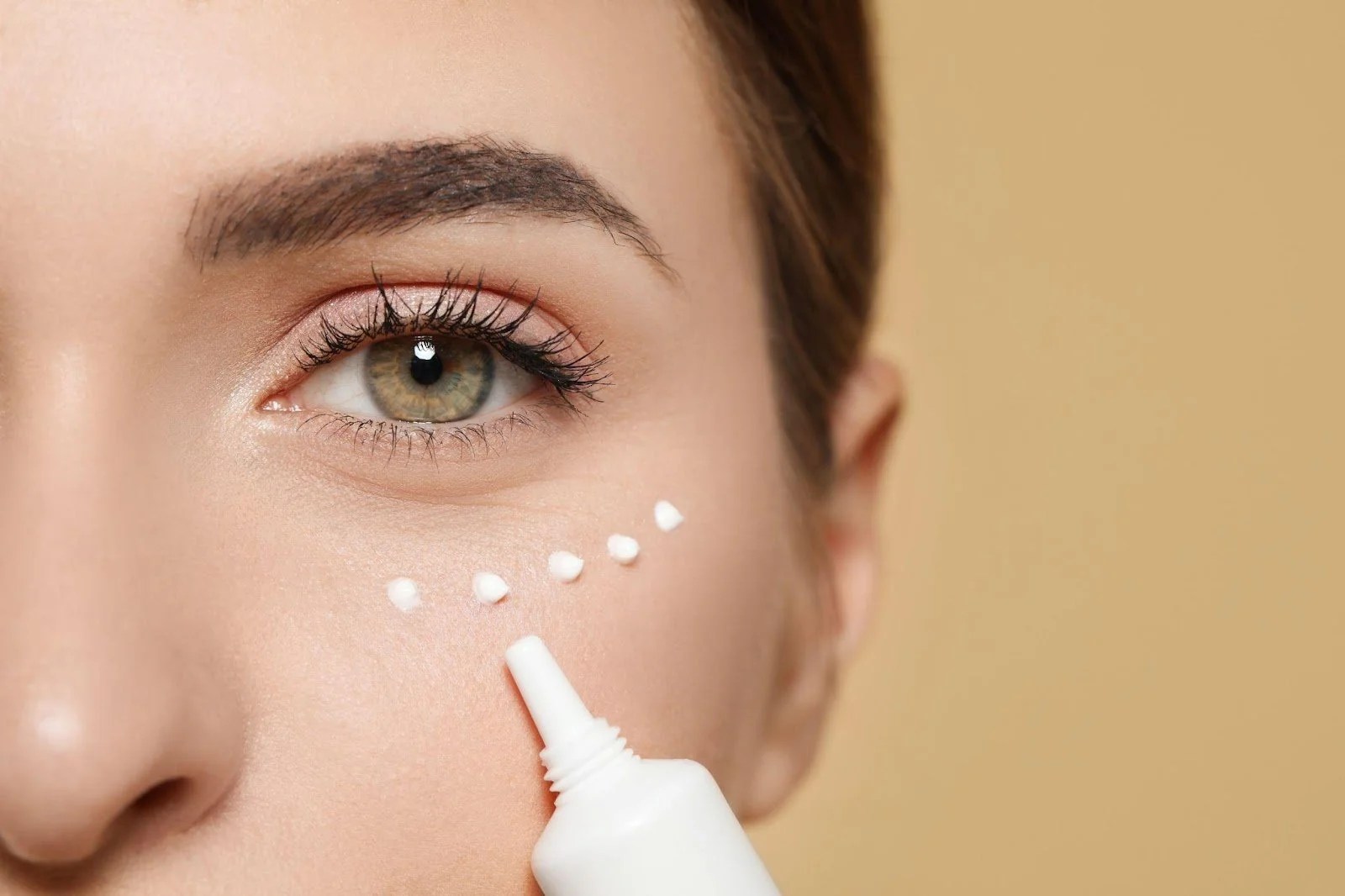 Which is the Best UnderEye Cream for Dark Circles & Puffy Eyes