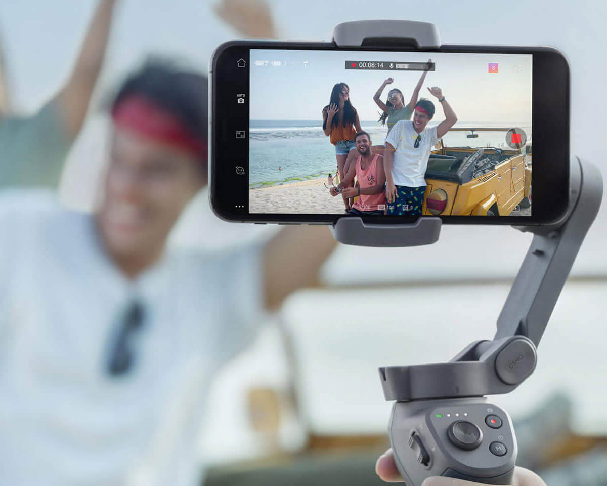 Automated Vlogging Camera Setup With Face Tracking