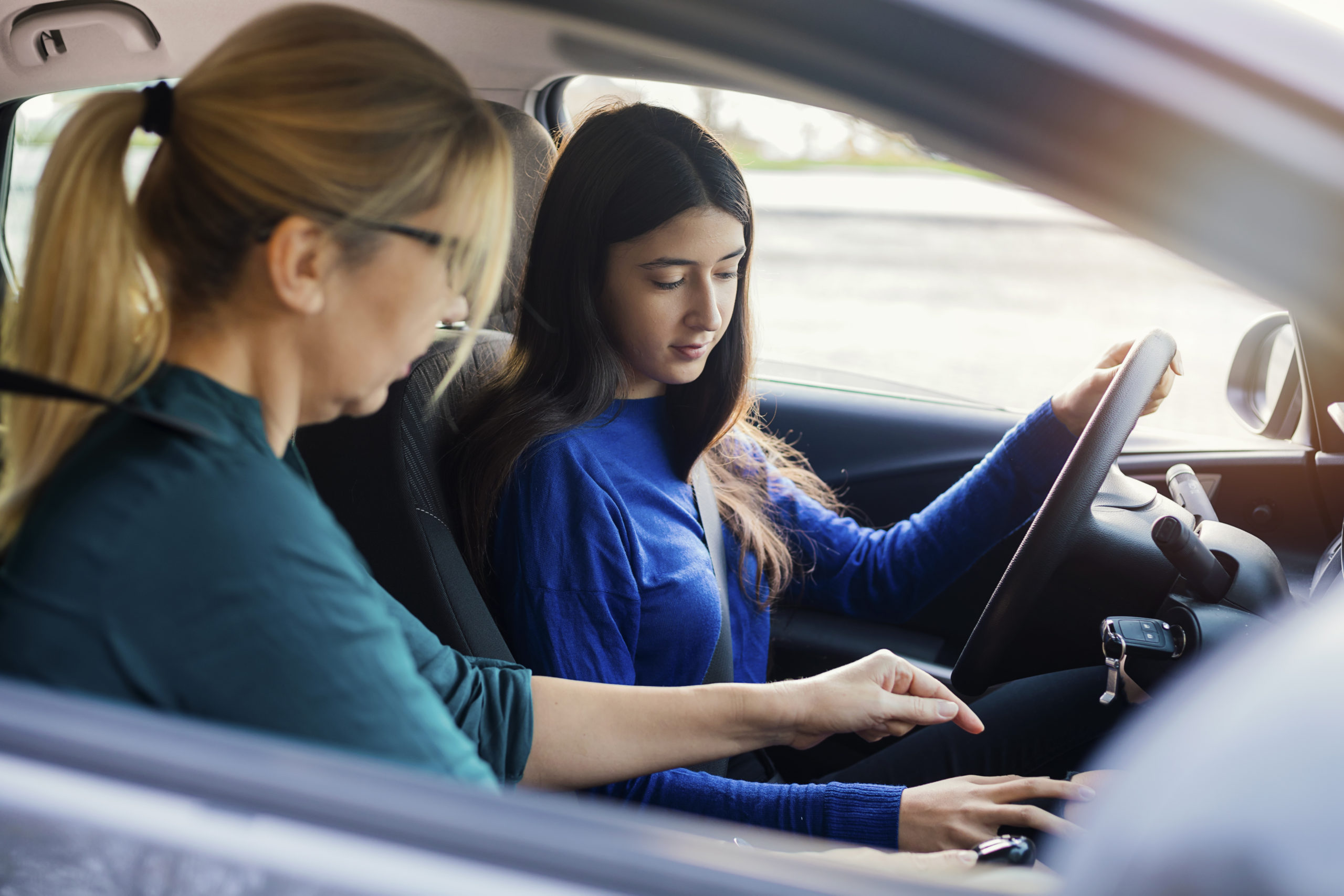Dangers Posed by Teen Drivers and How Parents Should Help(04)