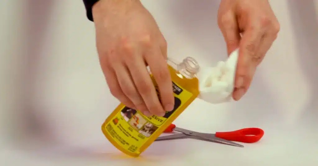 How to Use Goo Gone on Cars, Clothes, Wood And Glasses? Sticky Aide