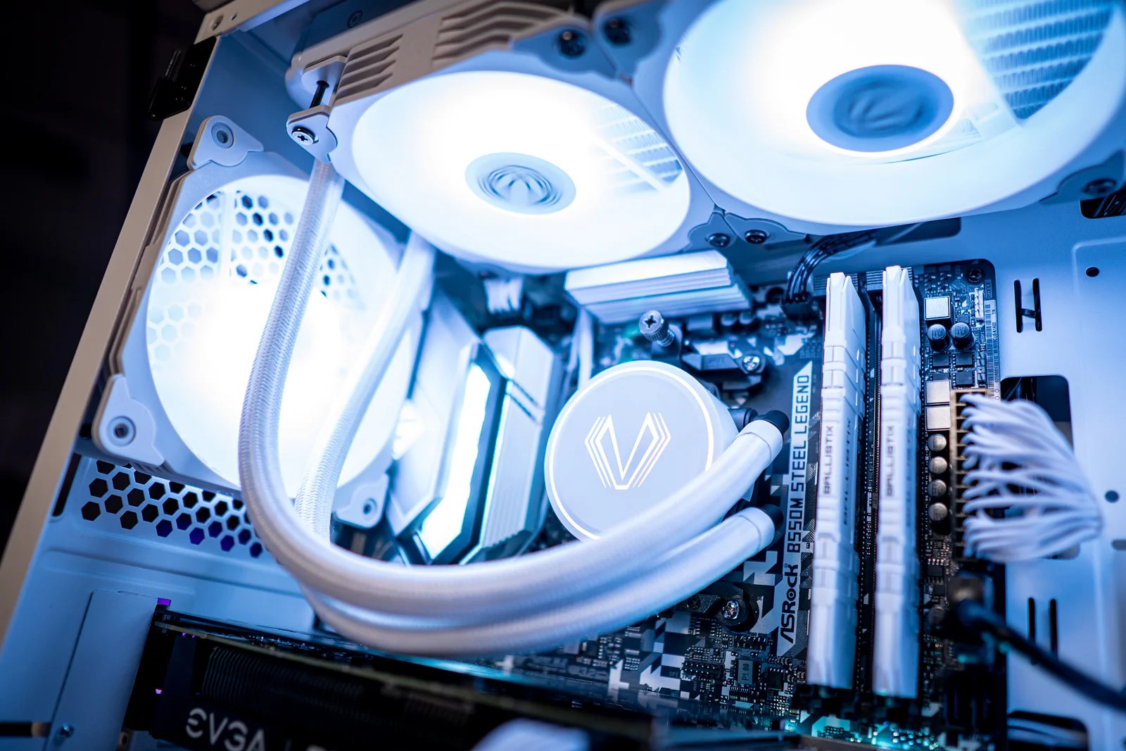 Ryzen 5 3600 + RTX 3060 12GB Whiteout Build —