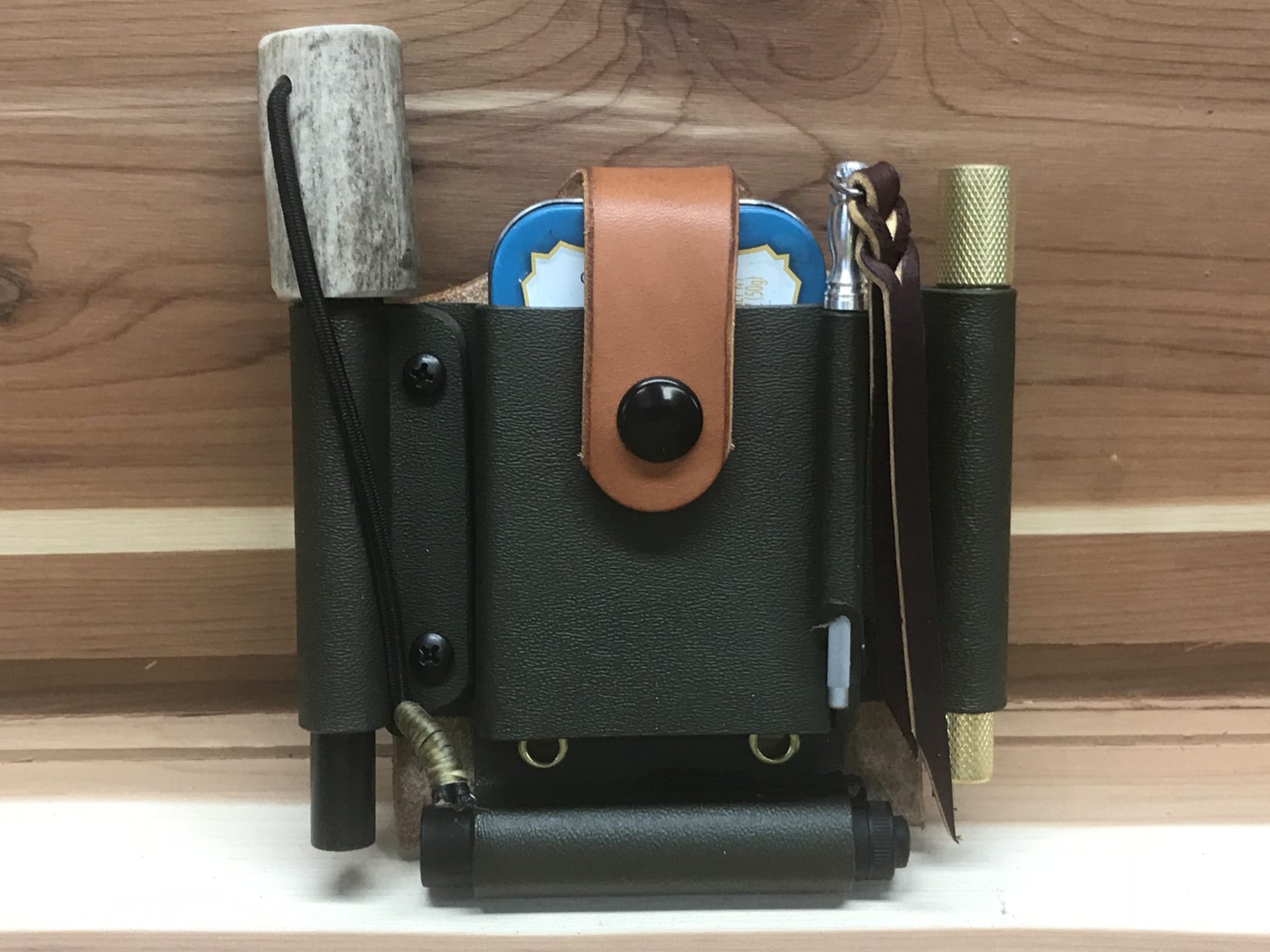 Stitched Gear Leather Belts Axe Covers Knife and Gun Holsters Shop