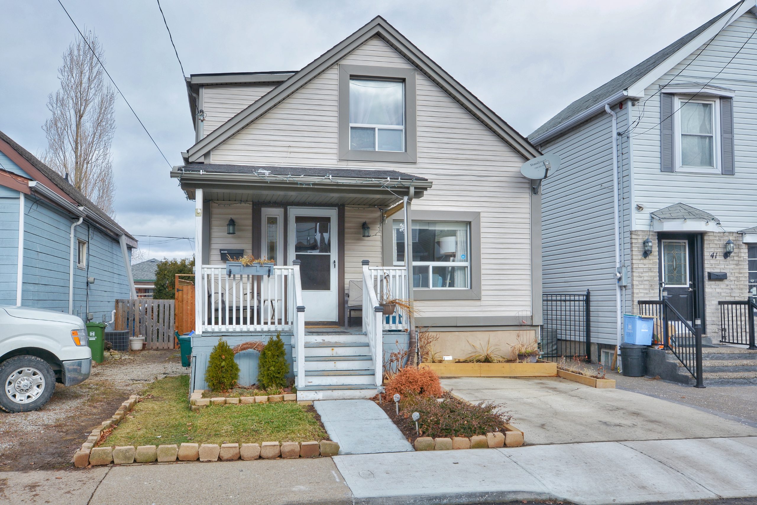 39 Britannia Avenue, Hamilton Michael St. Jean Realty