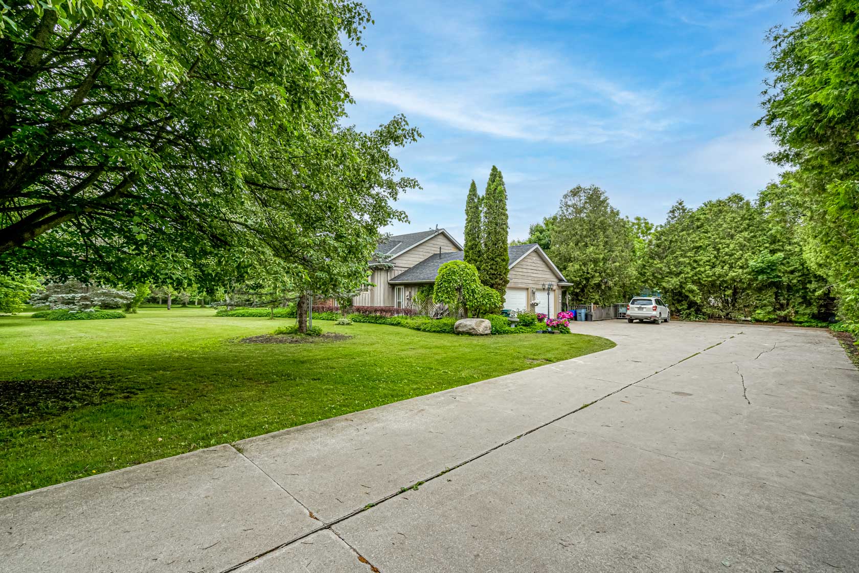 411 Book Rd W, Ancaster ON Michael St. Jean Realty