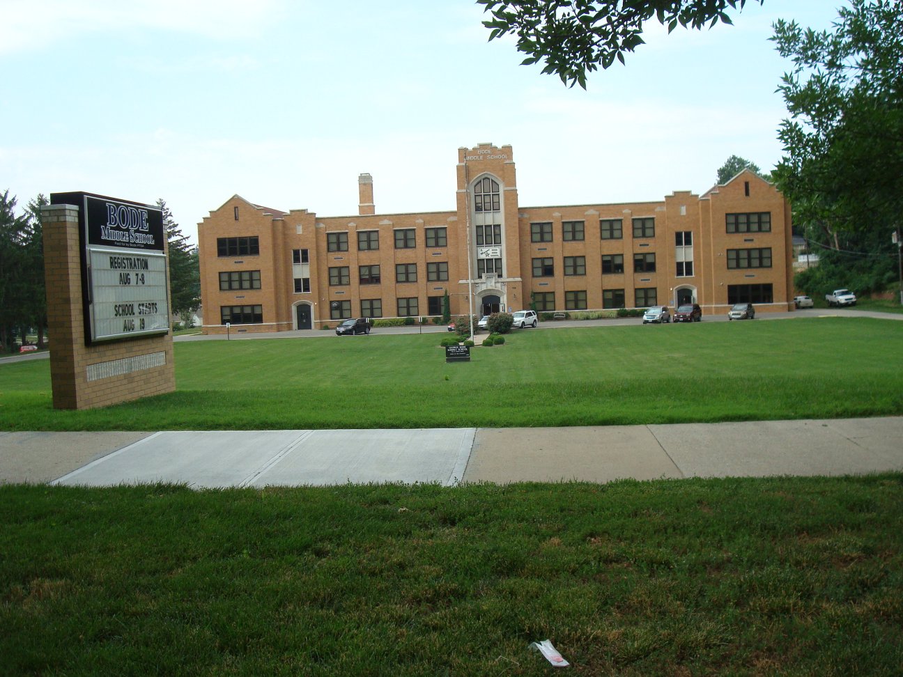 Schools north of Felix