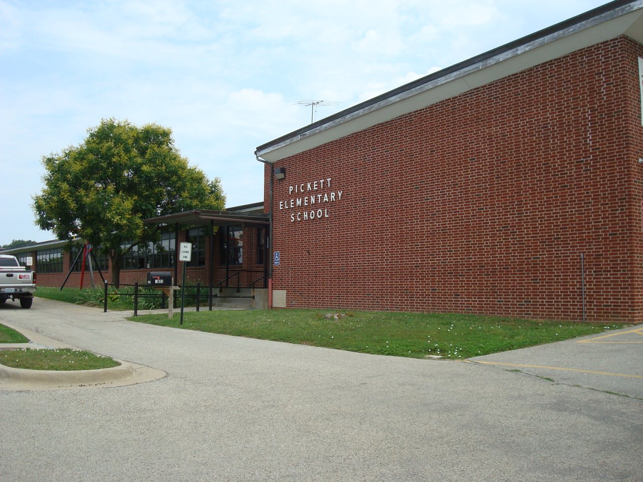 Schools south of Felix