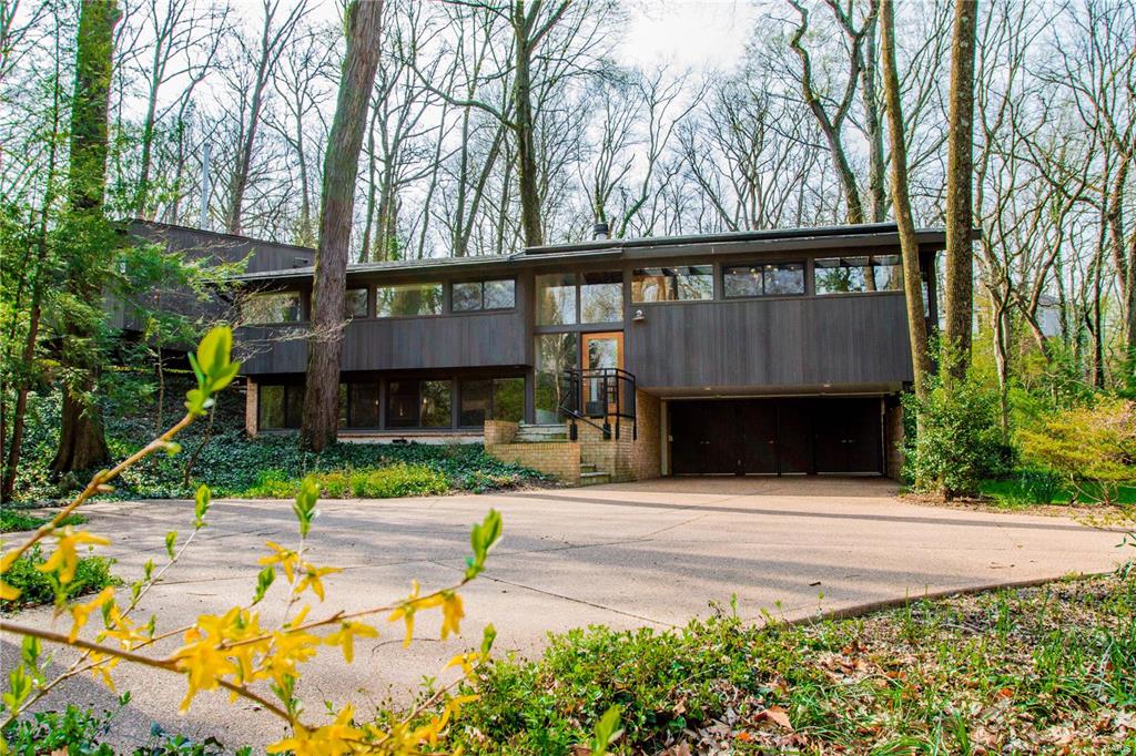 MidCentury Modern Home on Beautiful Wooded Lot 1122 Warson Woods