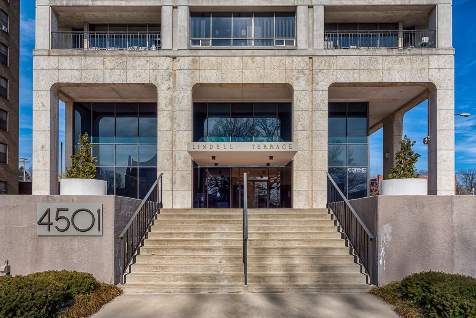 Freshly Updated Condo in Lindell Terrace 4105 Lindell Boulevard 3F