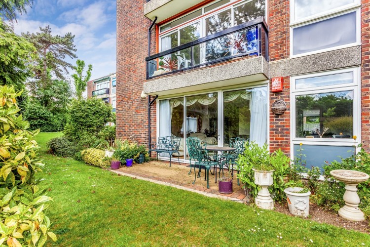 Rosedale Close, Stanmore, Middlesex, 2 bedroom, Ground Floor Flat