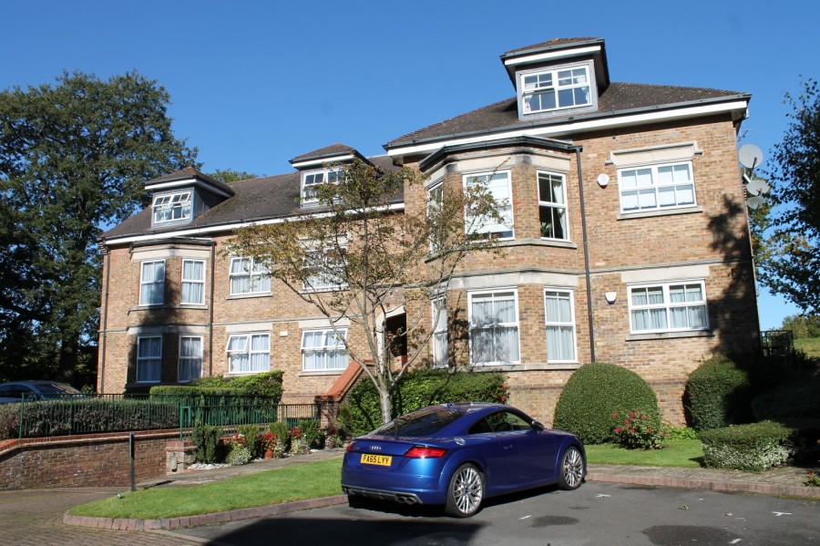 The Laurels, Bushey Heath, Hertfordshire, 2 bedroom, Flat