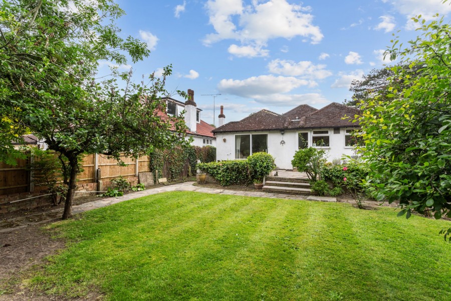 Elm Park, Stanmore, Greater London, 2 bedroom, Bungalow