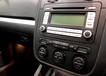 2007 Volkswagen Golf R32 - Stone Cold Classics