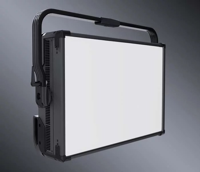 ETC presenta su primer LED panel para cine y TV STONEX La iluminación