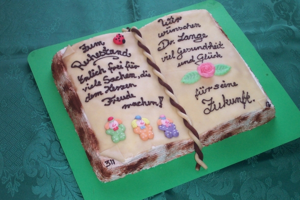 Buchtorte zum Ruhestand