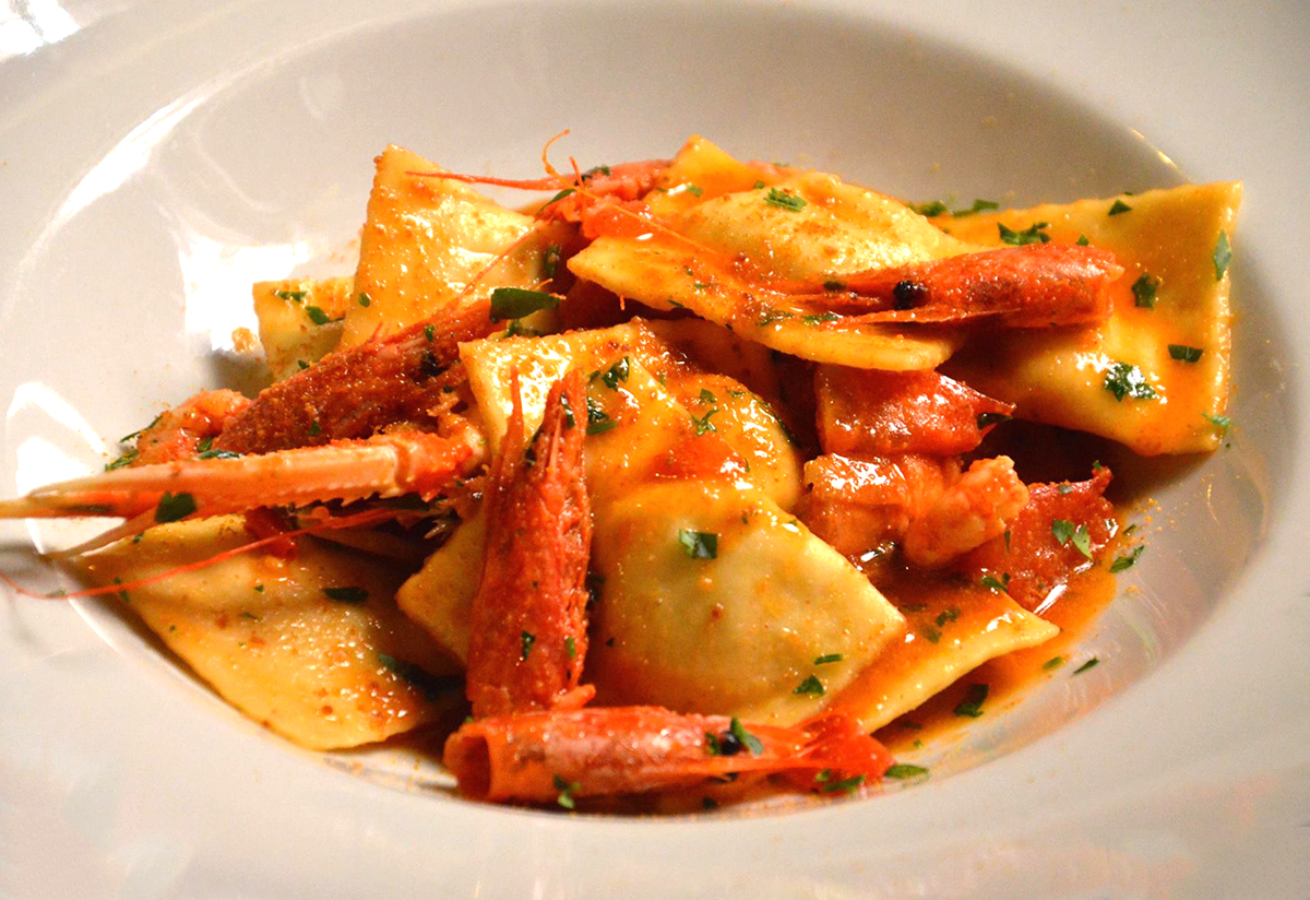 Un primo piatto da re ravioli con scampi e gamberi Stretto Web