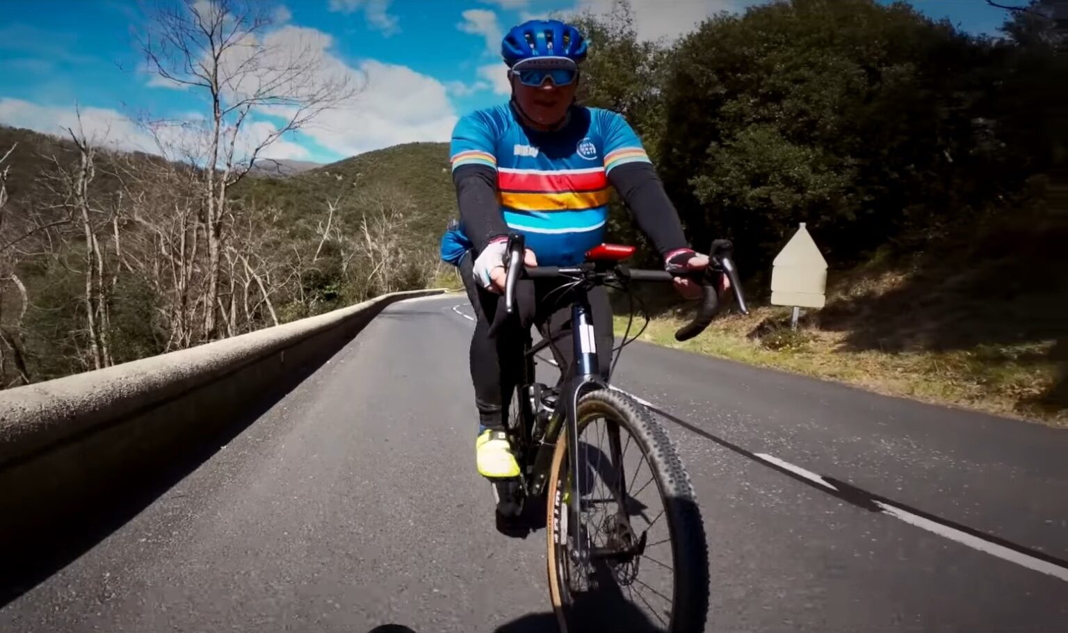 Titanium Vs Carbon Bike Frame (A Helpful Guide) String Bike