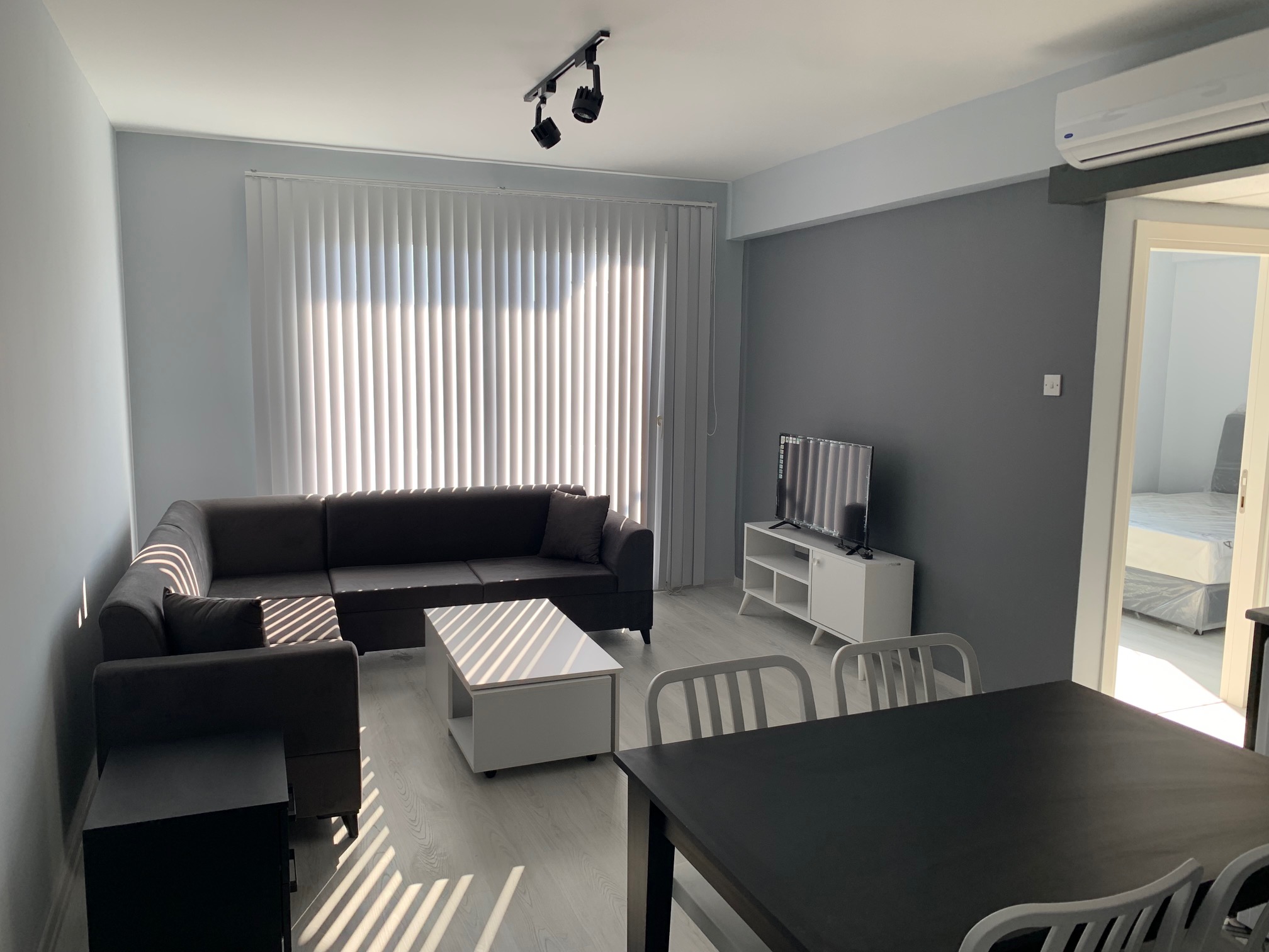 Kyrenia centre. 2 Bedroom Delux Modern Rental Apartment. Renovated with