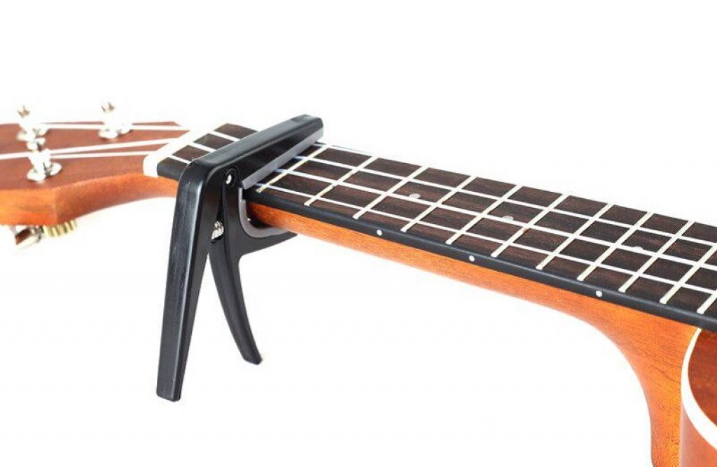 DIY Capo For Ukulele Great Guide in 4 Pro Steps + Tips! Strings Kings