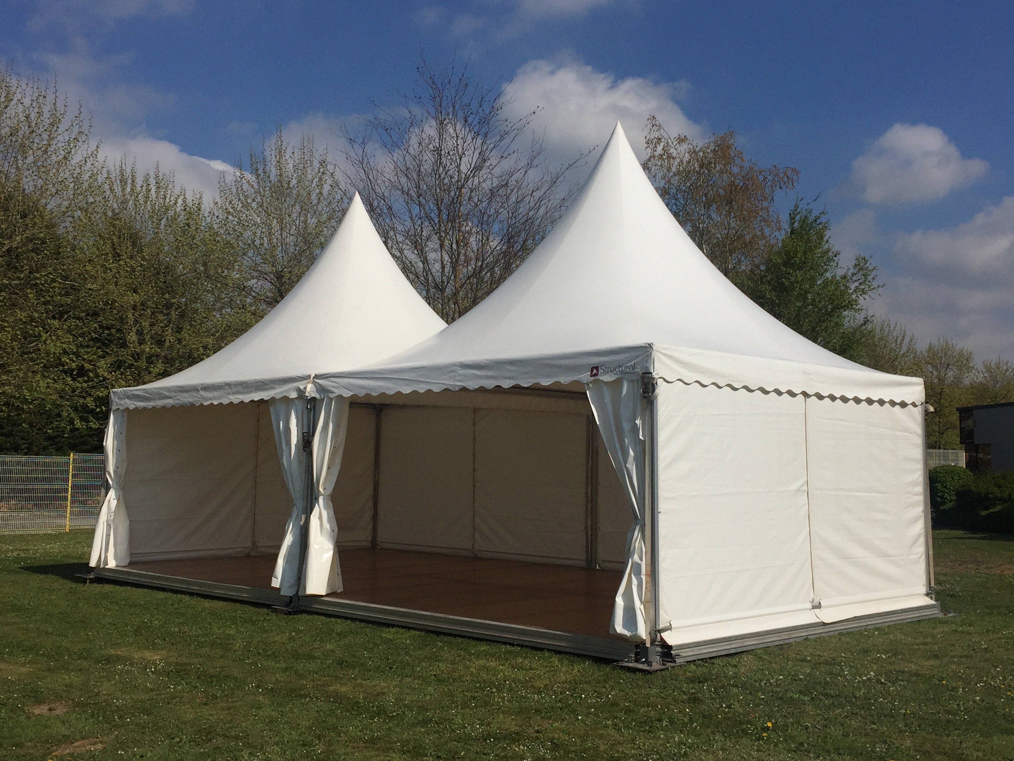 CHAPITEAUX POUR EVENEMENT D'ENTREPRISE RÉUSSI » Structural